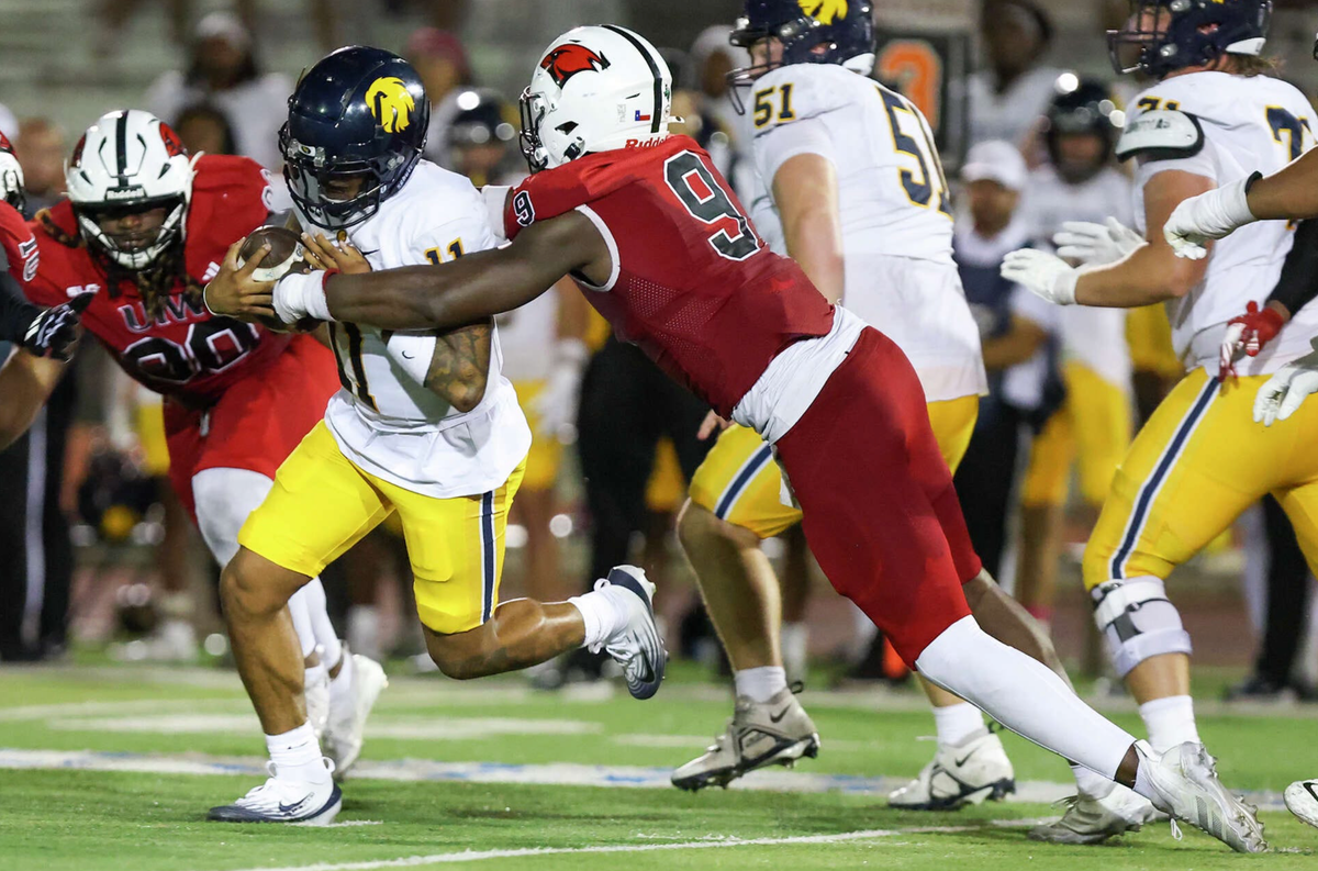 East Texas A&M Completes Stunning Comeback To Beat UIW In Thriller